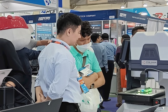 Kỷ nguyên AI: Con người cần chuẩn bị gì để không bị bỏ lại phía sau?