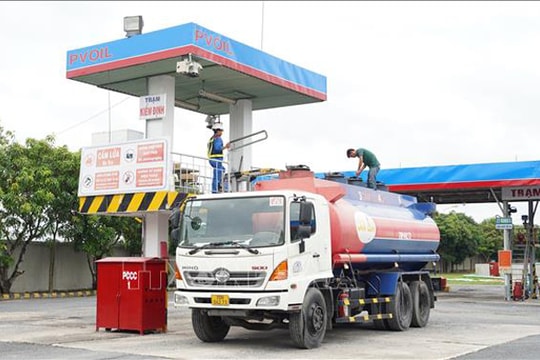 Kéo dài giảm thuế nhập khẩu xăng, dầu về 0% đến ngày 30-6