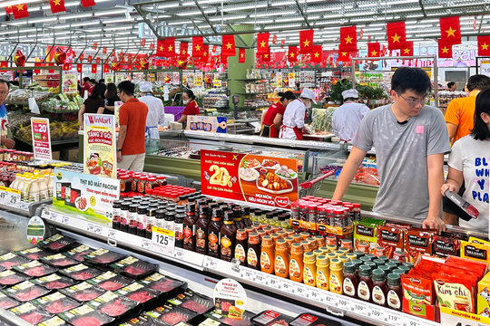 Siêu thị đồng loạt khuyến mãi hàng Việt, kích cầu dịp Quốc khánh 2-9