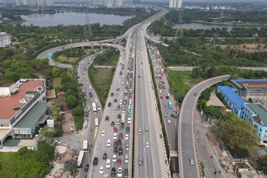 Người dân thuận lợi trở về Thủ đô sau kỳ nghỉ lễ