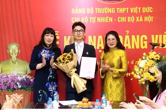 Hà Nội chủ động tạo nguồn đảng viên trẻ từ khối trường học