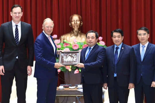 Hoan nghênh Tập đoàn Hoàng gia De Heus đầu tư nông nghiệp chất lượng cao tại Hà Nội