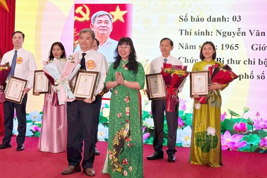 Bí thư Chi bộ tổ dân phố đoạt giải Nhất hội thi báo cáo viên phường Tây Mỗ