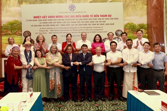 Phó Chủ tịch UBND thành phố Hà Nội Nguyễn Xuân Lưu tiếp Đoàn đại biểu quốc tế dự lễ vinh danh hai làng nghề thủ công sáng tạo thế giới