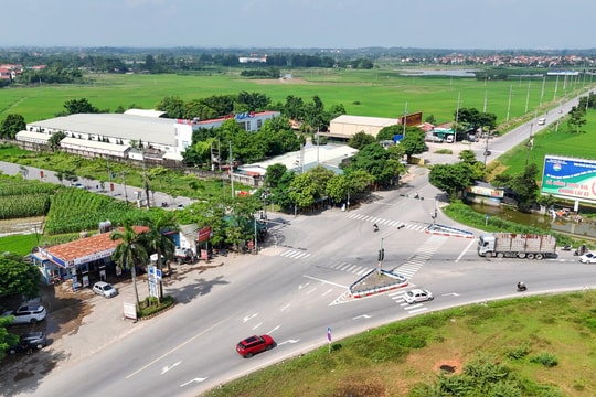 Xã Vật Lại xử lý lều quán lấn chiếm hành lang an toàn giao thông