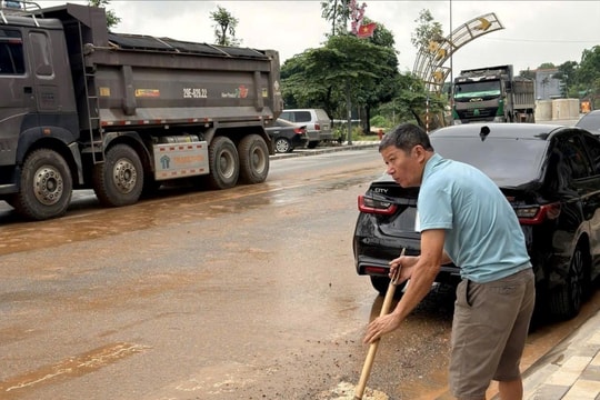Cần xử lý dứt điểm tình trạng xe chở đất gây ô nhiễm môi trường ở Đông Anh
