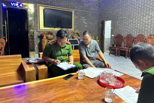 Xã Tây Phương: Buộc dừng hoạt động 9 cơ sở karaoke và “hát cho nhau nghe”
