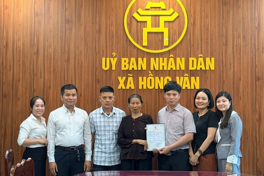 "Tấm giấy thông hành" cuộc đời cho cụ bà 82 tuổi