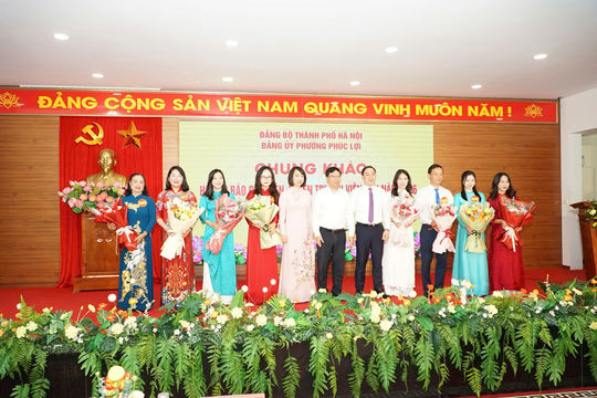 Chung khảo Hội thi “Báo cáo viên, tuyên truyền viên giỏi” phường Phúc Lợi