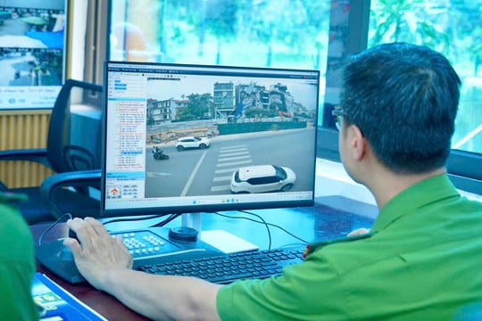 Camera "mắt thần" hỗ trợ quản lý trật tự đô thị ở Tây Hồ