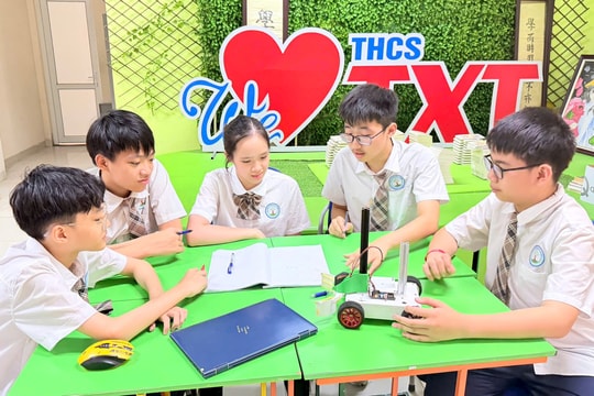 Học sinh Thanh Xuân Trung tự tin làm chủ công nghệ từ sân chơi Robotics