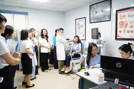 Công đoàn phường Ba Đình tổ chức khám bệnh miễn phí cho người lao động