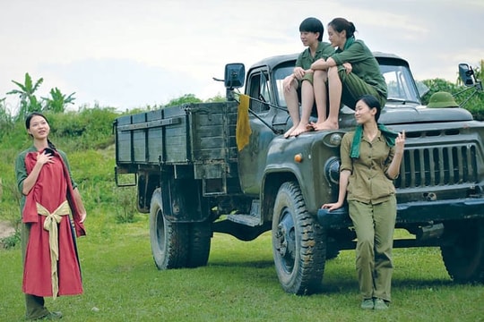 Chiếu phim chuyên đề “Trường Sơn - Những năm tháng không quên”