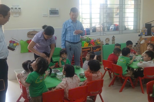 Gia Lâm siết chặt kiểm tra an toàn thực phẩm trên địa bàn