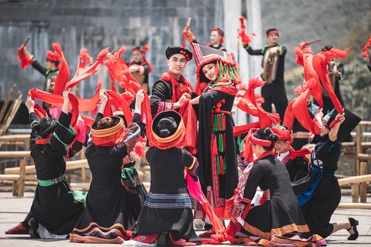 “Gói ghém” văn hóa trong các sản phẩm du lịch, bất ngờ với cách Sun Group làm điều này tại Sun World 3 miền?
