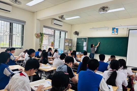 Xây thêm trường THPT: Lời giải căn cơ cho áp lực vào lớp 10?