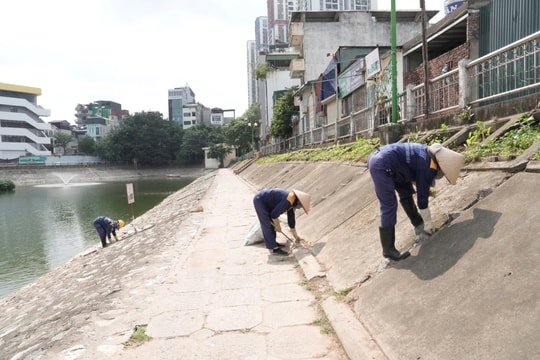 Giải tỏa vi phạm trật tự đô thị, vệ sinh môi trường khu vực hồ Hạ Đình