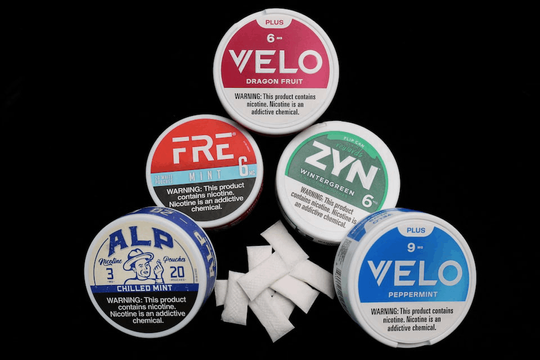 WHO cảnh báo túi nicotine gây nghiện ở giới trẻ