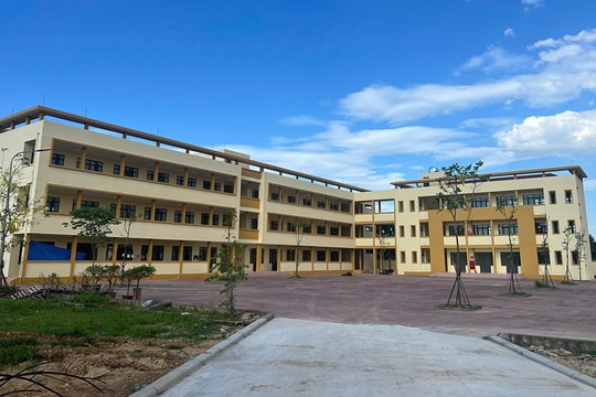Hồi sinh hai ngôi trường bỏ hoang ở xã Hòa Lạc