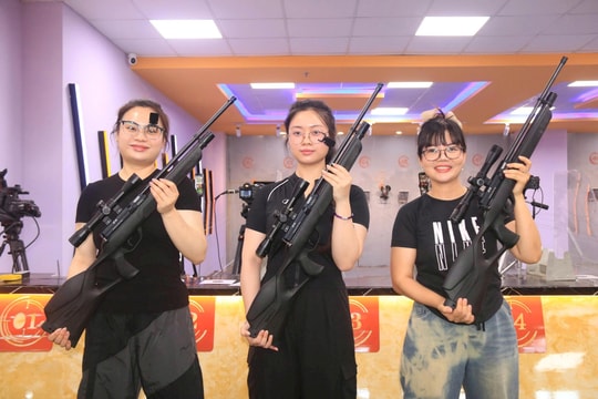 Hanoi Shooting Open 2026: Xạ thủ Hoàng Xuân Vinh tái xuất, giới trẻ đổ xô trải nghiệm bắn súng thể thao