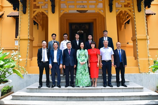 Gặp gỡ Đoàn kiều bào tham gia Ủy ban Trung ương MTTQ Việt Nam khóa XI