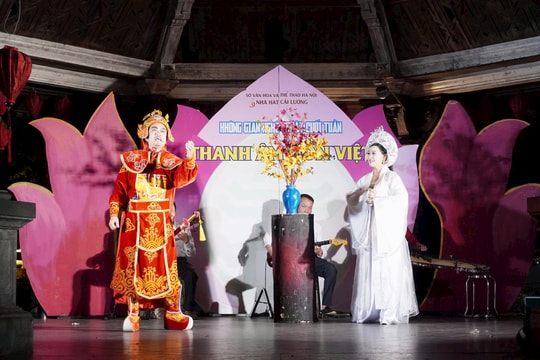 Cải lương ngân vang giữa phố đi bộ hồ Hoàn Kiếm