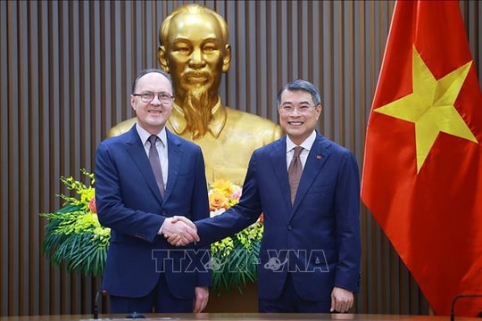 Thủ tướng Chính phủ Lê Minh Hưng tiếp Đại sứ Liên bang Nga tại Việt Nam