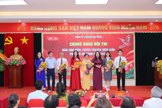 Phường Ba Đình trao giải cho báo cáo viên, tuyên truyền viên giỏi năm 2026