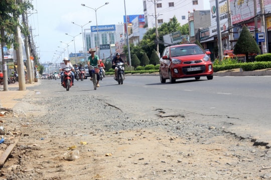 Tạm dừng thi công dự án nếu gây cản trở việc đi lại trong mùa thi