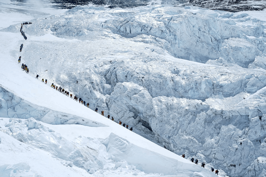 Kỷ lục 274 người chinh phục Everest trong một ngày