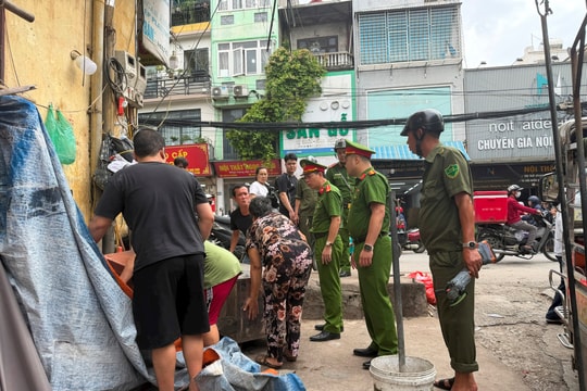 Phường Ô Chợ Dừa ra quân xử lý “điểm nghẽn” trật tự đô thị và môi trường
