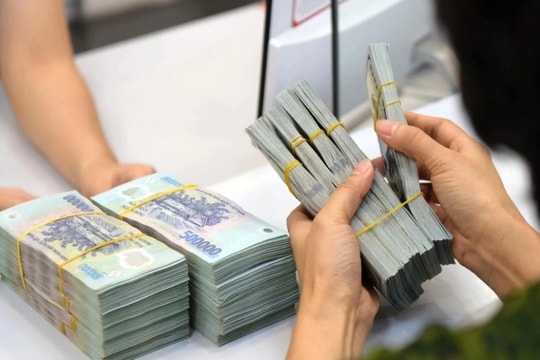 Lãi suất đổi “điểm nóng”, ngân hàng âm thầm gom vốn trung hạn
