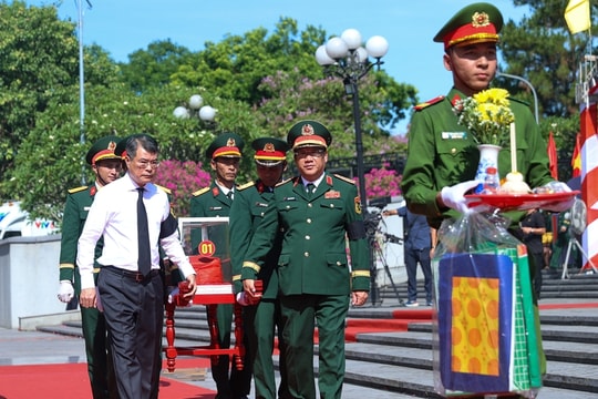 Thủ tướng Lê Minh Hưng dự lễ viếng, truy điệu và an táng liệt sĩ tại tỉnh Quảng Trị