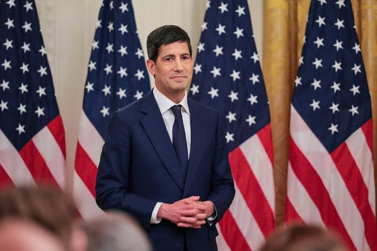 Ông Kevin Warsh nhậm chức Chủ tịch Fed giữa áp lực lạm phát và biến động toàn cầu