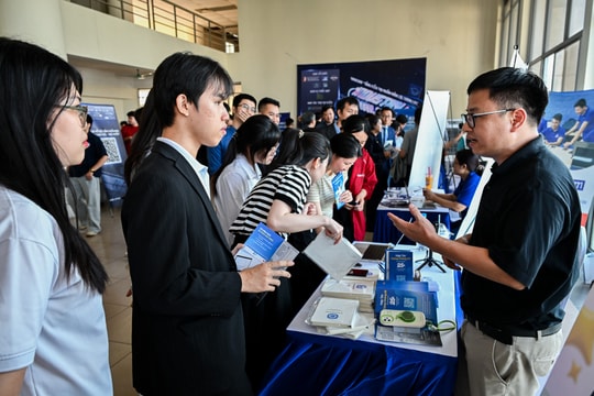 Đại học Bách khoa Hà Nội thúc đẩy mô hình đào tạo “Thực việc - Thực chiến” cùng doanh nghiệp