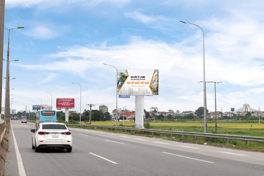Rào chắn phục vụ thi công hệ thống chiếu sáng tuyến đường Võ Văn Kiệt
