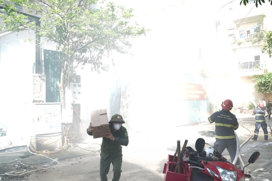 Phường Phúc Lợi diễn tập kỹ năng xử lý cháy và cứu nạn, cứu hộ ở ngõ nhỏ, ngách hẹp