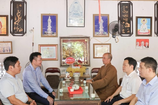 Xã Đại Xuyên: Thăm, chúc mừng các cơ sở Phật giáo dịp Đại lễ Phật đản 2026