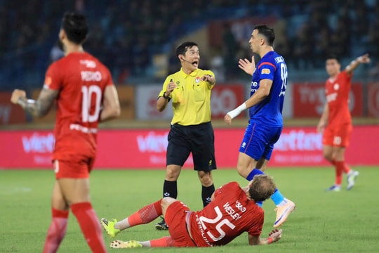 VFF ra phán quyết với trọng tài thổi phạt đền sai ở trận Thể Công Viettel - PVF-CAND