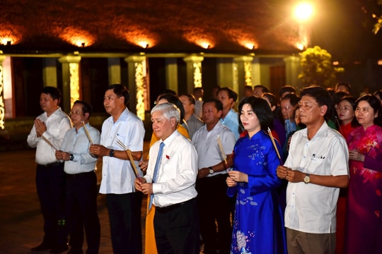 Đoàn đại biểu HĐND toàn quốc tham dự chương trình Tinh hoa Đạo học