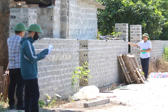 Những “chiến sĩ” bám mặt trận GPMB giữa nắng nóng đỉnh điểm