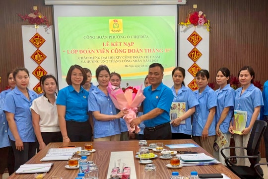 Công đoàn Công ty cổ phần Thăng Long Talimex kết nạp 14 đoàn viên mới hưởng ứng Tháng Công nhân