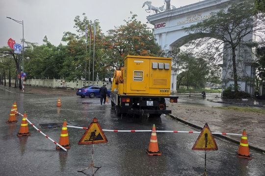 Hà Nội mưa dông cục bộ, nhiều khu vực ghi nhận lượng mưa trên 80mm