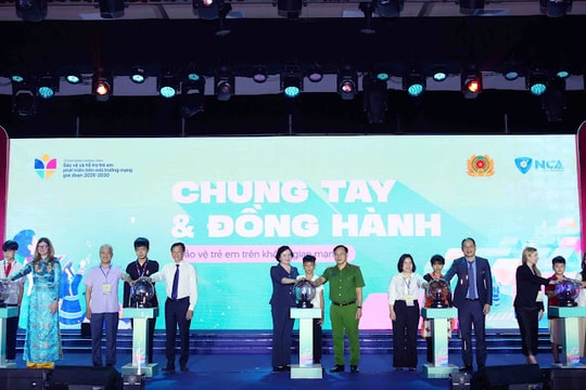Bảo vệ và hỗ trợ trẻ em phát triển trên môi trường mạng