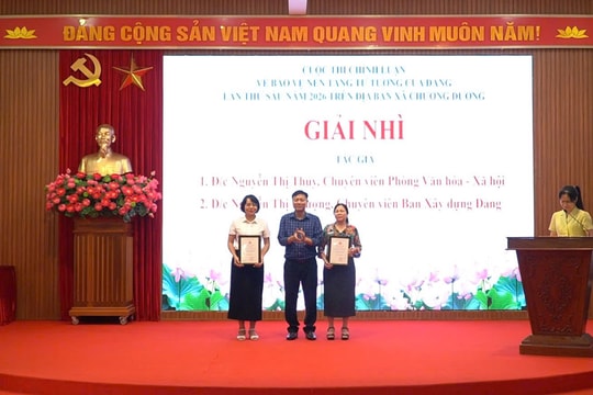 Trao giải Cuộc thi chính luận về bảo vệ nền tảng tư tưởng của Đảng tại xã Chương Dương