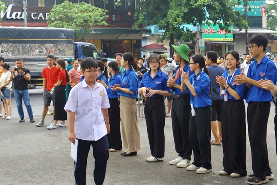 Tuổi trẻ xã Gia Lâm đồng hành cùng sĩ tử trong Kỳ thi tuyển sinh vào lớp 10