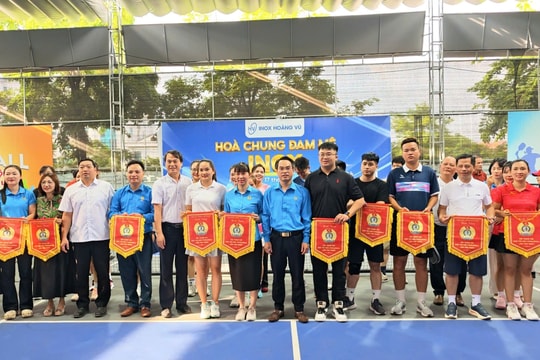 Phường Xuân Phương gắn kết cán bộ công đoàn qua hoạt động thể thao thiết thực