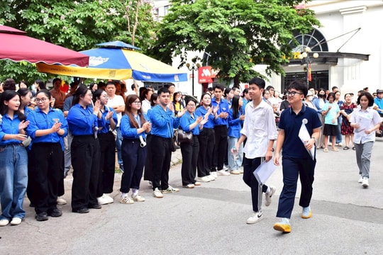 Thí sinh Hà Nội hoàn thành hai môn thi vào lớp 10