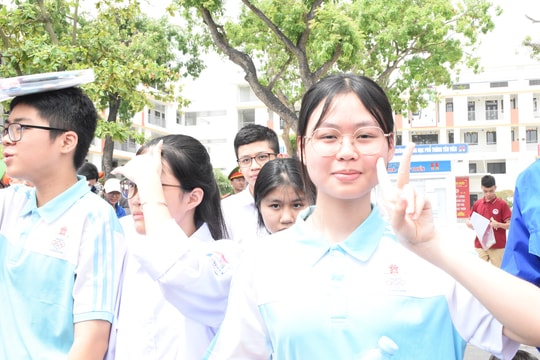 Nhiều sĩ tử xã Phù Đổng phấn chấn sau bài ngữ văn