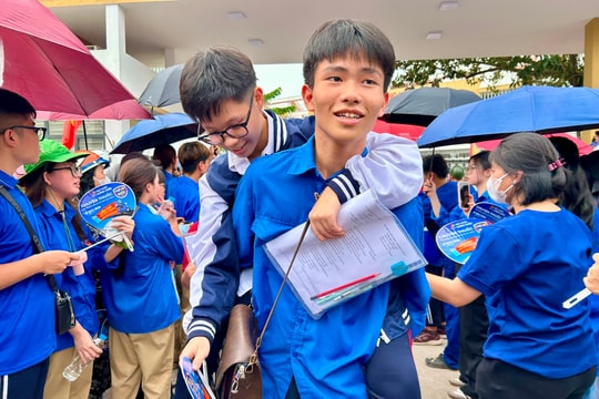 Thanh niên tình nguyện phường Hoàng Mai: Áo xanh chở ước mơ hồng